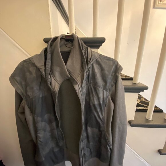 Lululemon Jacket WOMENS LARGE - Picture 2 of 2